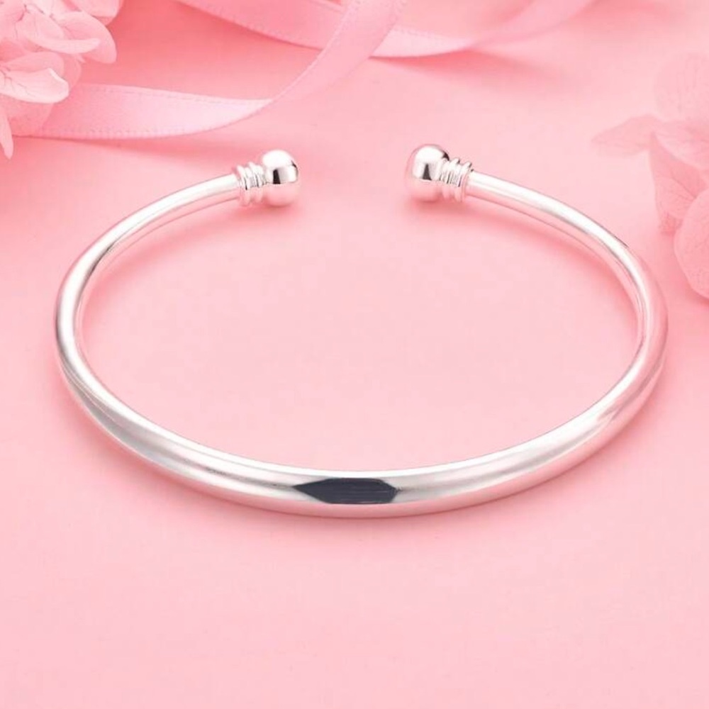 Elegant Silver Cuff Bracelet